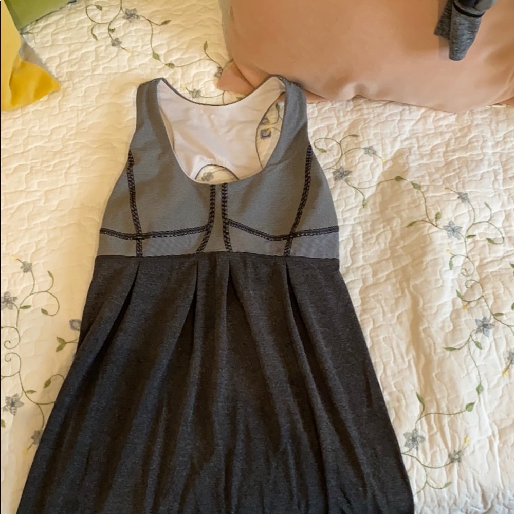 Lululemon tank